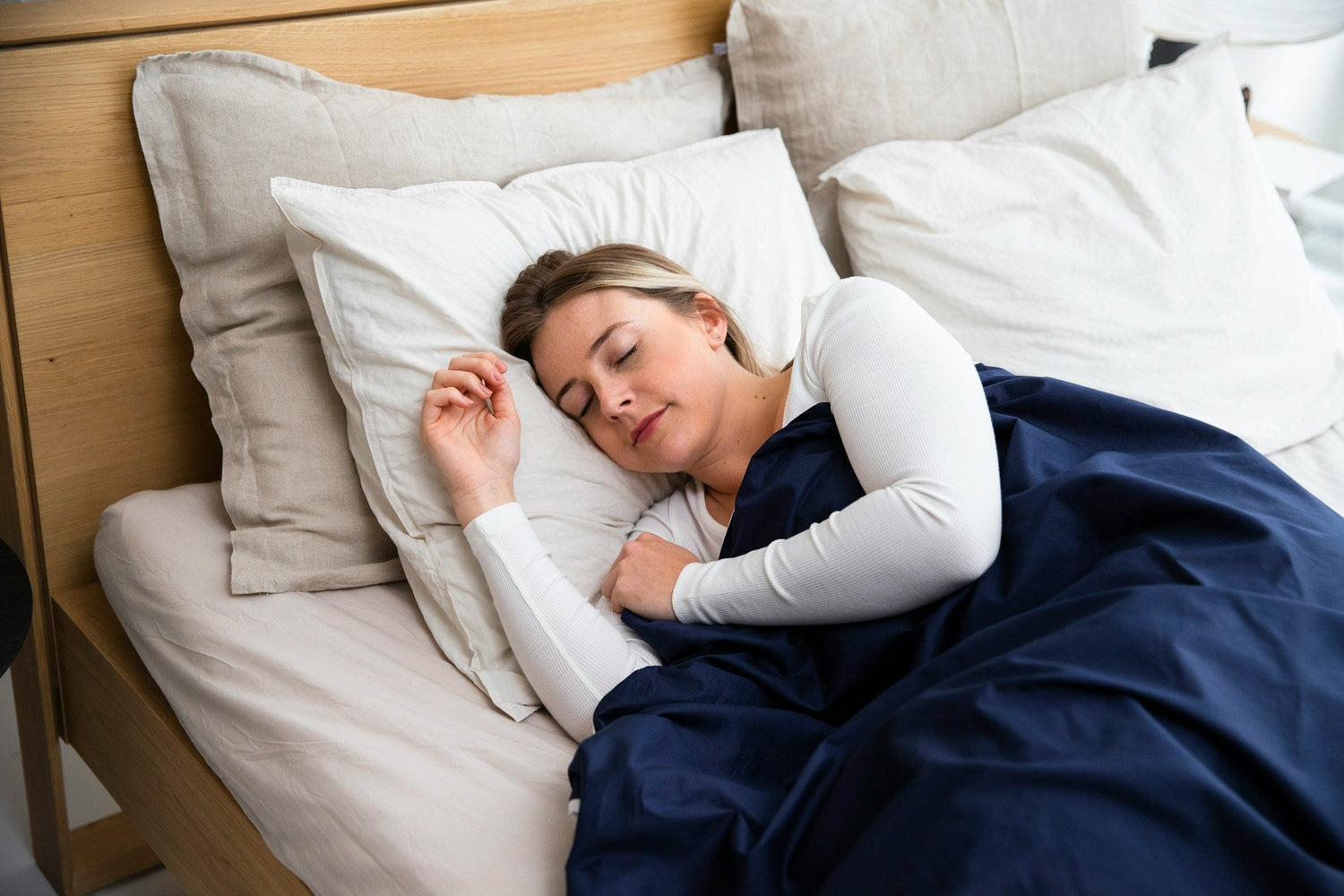 Natural-sleep-supplement-with-melatonin-and-herbs